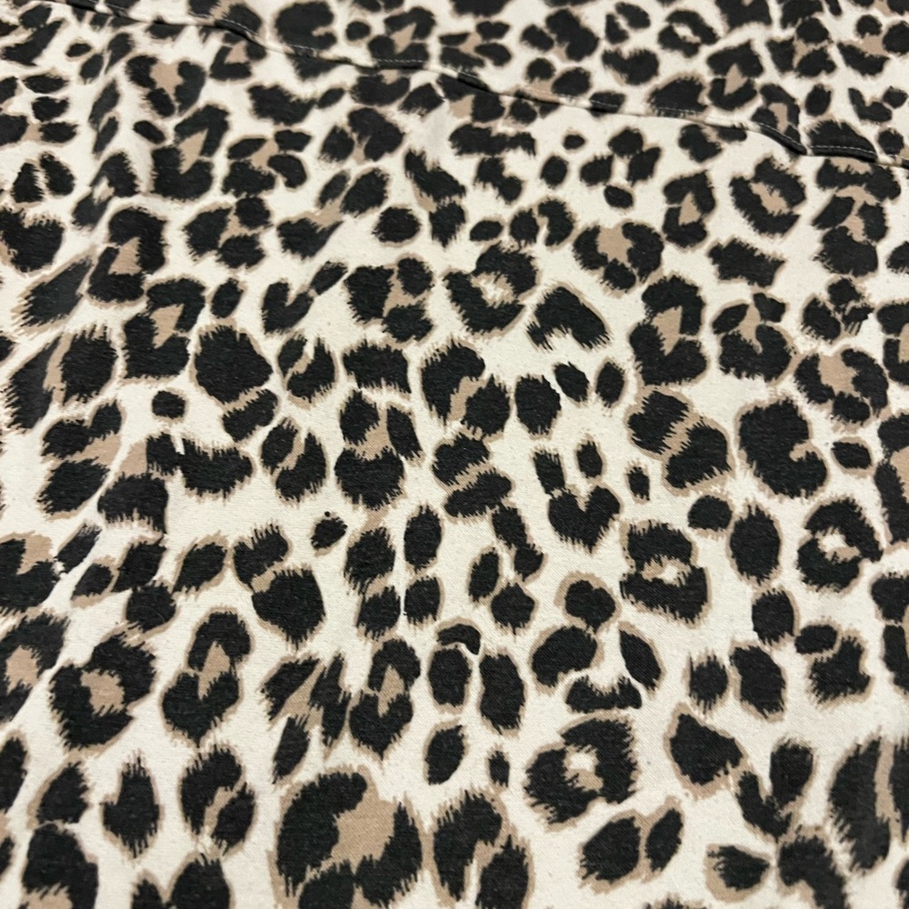 EUC Old Navy 1/5 zip cheetah sweatshirt size Large. Super cute and comfy! - Picture 4 of 7